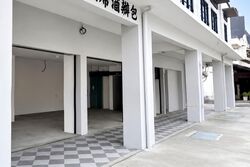 Sims Avenue (D14), Retail #581169871